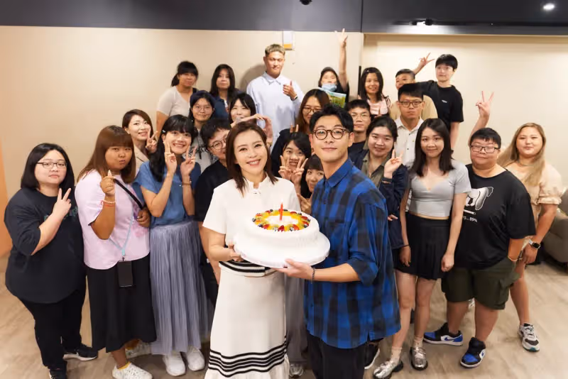 劉品言體脂19%生日月大口吃沒在怕　見連晨翔瘦回原形差點認不出 