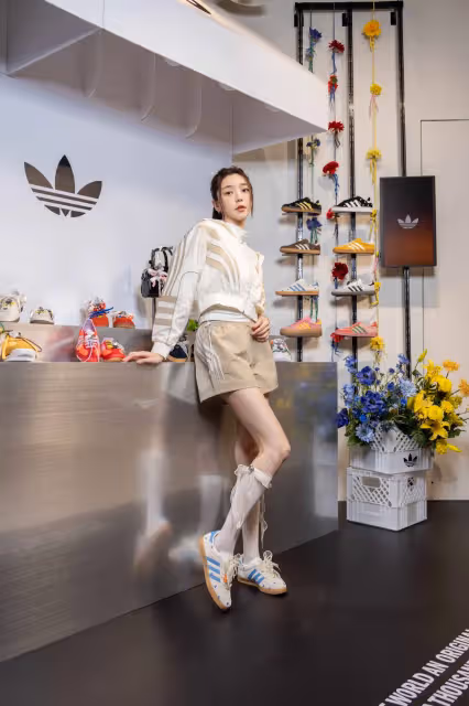 林柏宏的鞋上有「打板」　與郭雪芙用adidas Originals秀時尚品味