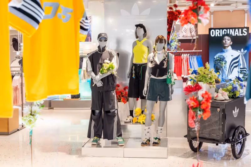 林柏宏的鞋上有「打板」　與郭雪芙用adidas Originals秀時尚品味
