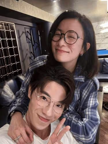 TVB上位男星人氣旺!生日會佘詩曼驚喜現身!鍾嘉欣錄音送祝福