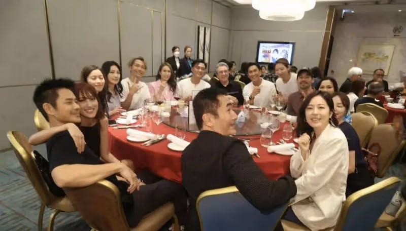 TVB鐵馬家族不和傳聞再升級!知名金牌女監製榮休,晚宴上星光熠熠堪比台慶