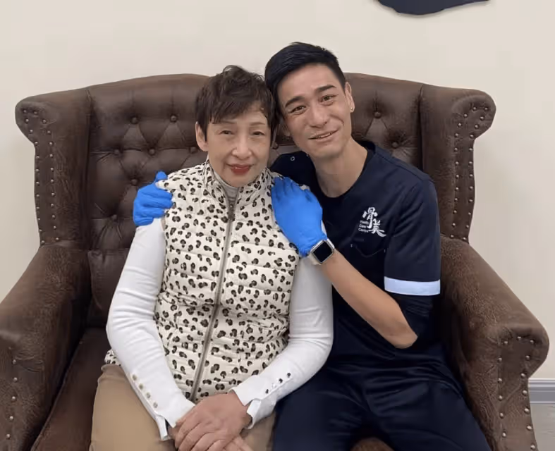 TVB前男星轉行做按摩師,跑了20年龍套,拍戲薪酬低難養家