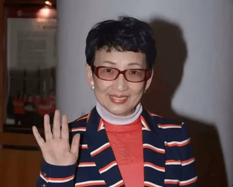知名港星馮素波慶80歲大壽！曾與多位視帝演母子，自曝將開演唱會