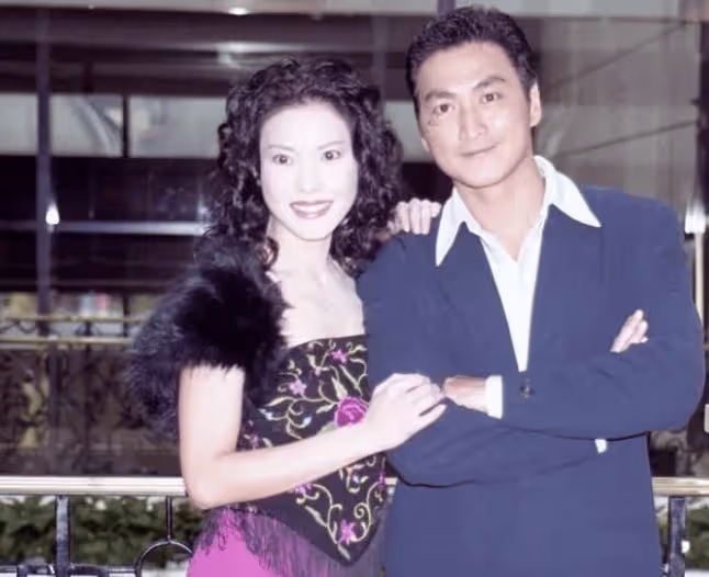 她拒絕靠身體上位,卻被兩個渣男耽誤11年,遠嫁富豪生三胎,得償所願
