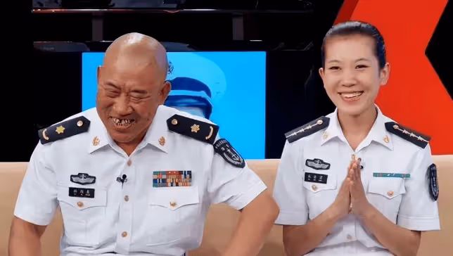 這2位男星一個比一個丑,老婆卻一個比一個漂亮,他們憑什麼?