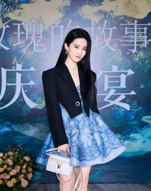 《玫瑰的故事》慶功宴現場圖,黃亦玫限時返場,又看到大家同款啦
