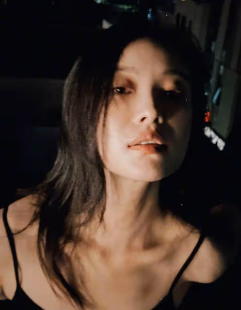 倪妮36歲慶生照曝光,素顏懟臉狀態佳,網友:這狀態絕了!