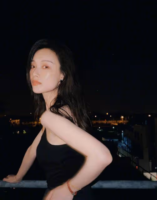 倪妮36歲慶生照曝光,素顏懟臉狀態佳,網友:這狀態絕了!