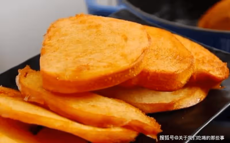 炸饅頭片,別直接炸,教您一招,出鍋片片金黃酥脆,好吃不油膩