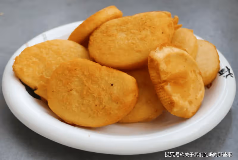 炸饅頭片,別直接炸,教您一招,出鍋片片金黃酥脆,好吃不油膩