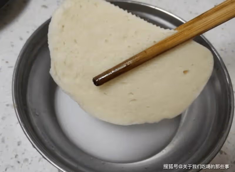 炸饅頭片,別直接炸,教您一招,出鍋片片金黃酥脆,好吃不油膩