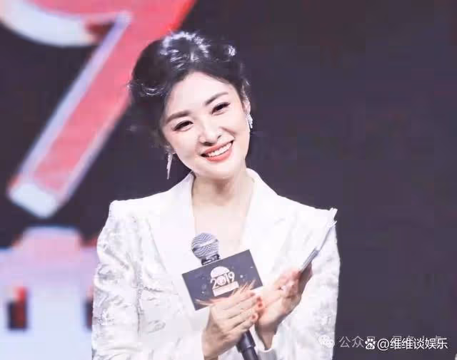 周濤晉升保利董事長,攜手董卿引懷舊潮,全能女神踏上新征程