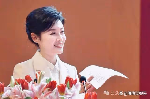 周濤晉升保利董事長,攜手董卿引懷舊潮,全能女神踏上新征程
