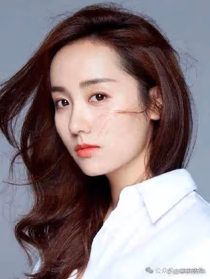 她曾是胡歌的夢中情人,霍建華說非她不娶,為何閃婚18線小演員