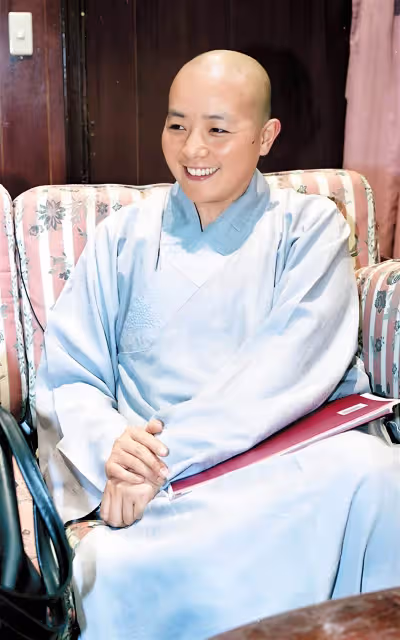 出家方知父母情深,資深女星「看破紅塵剃度為尼」修行30年,卸下光環「親烹200道友餐食」如今圓寂往極樂!