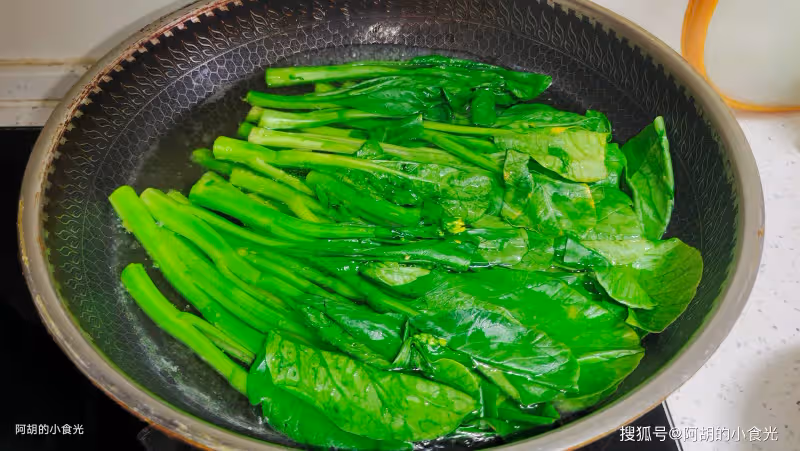 立秋後這素菜使勁吃,一煮一拌分分鐘上桌!拌出鮮甜爽口、滿口留香好營養