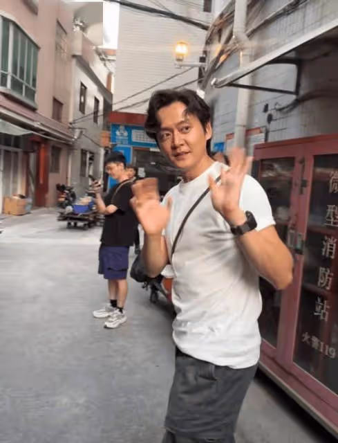 TVB花旦內地拍戲大開眼界,驚訝粉絲等了多個小時看她!直言受寵若驚