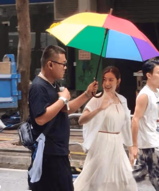 TVB花旦內地拍戲大開眼界,驚訝粉絲等了多個小時看她!直言受寵若驚