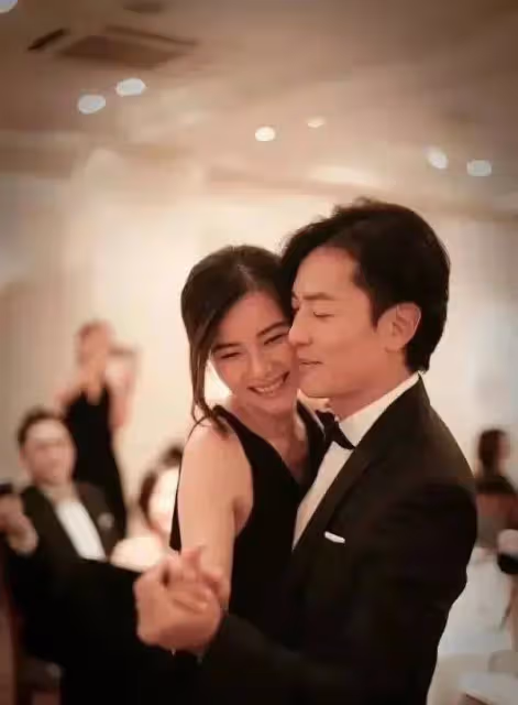 好久不見!與TVB知名花旦結婚生活愜意,香港知名男星自曝將再在台灣開演唱會