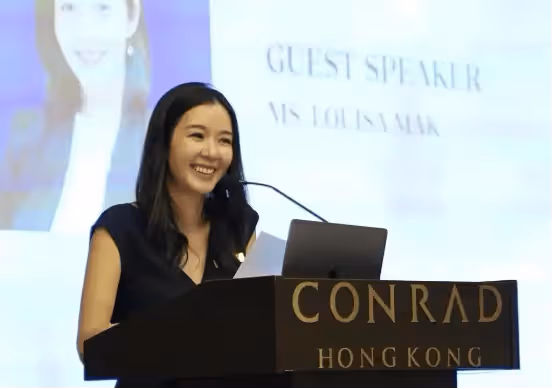 厲害!TVB前知名港姐出任學校校董,聯手父親盤活停辦學校,妥妥人生大女主