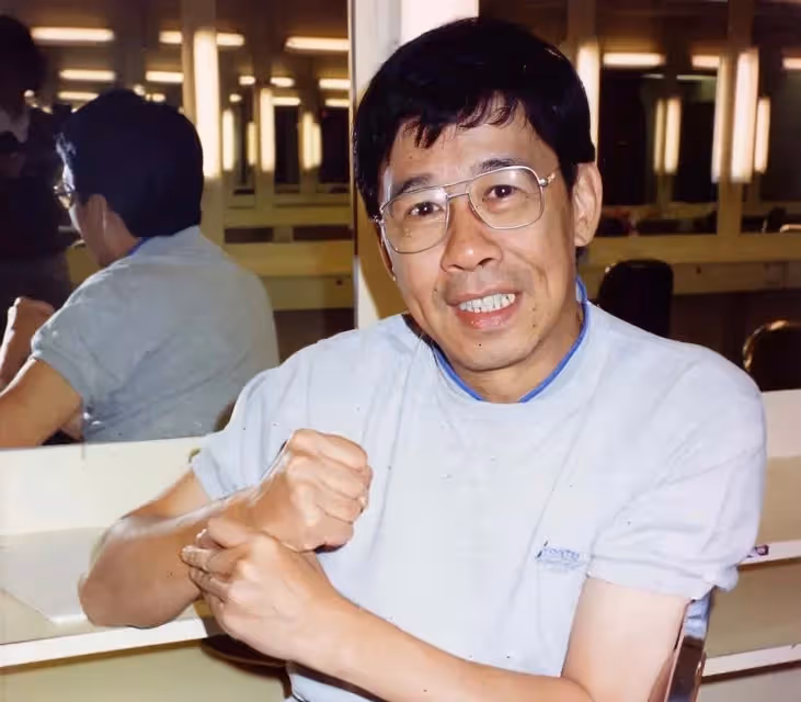 92歲TVB老戲骨看淡生死，為骨灰龕代言引爭議，最貴售價超百萬