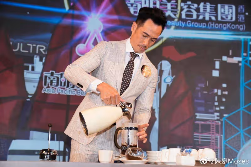 TVB視帝陳豪現身新疆!罕見參與央視節目錄製,擔心普通話不過關