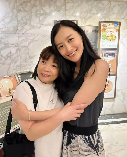 TVB前當家花旦陳法拉秘密返港!與無線舊友聚餐,近乎素顏狀態佳