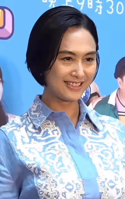 大美女朱茵近照曝光,53歲狀態非常自然,網友感嘆顏值像何超瓊