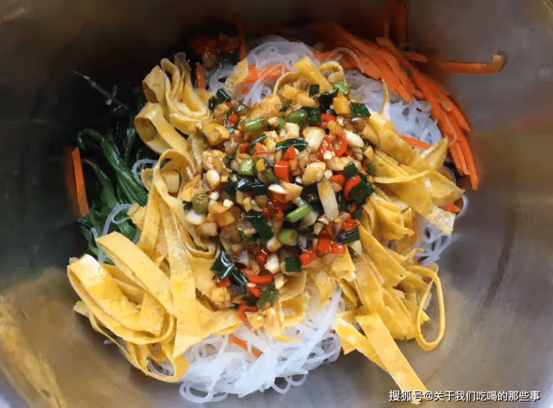 涼拌菠菜好吃有竅門,教您正確的做法,開胃解膩,下飯又下酒