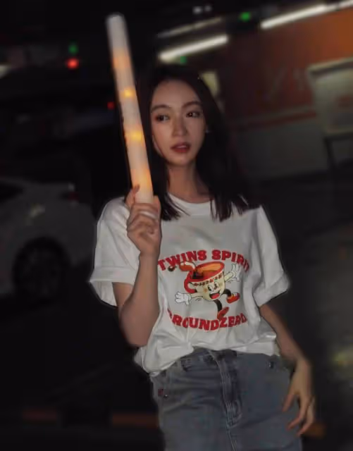 吳謹言曬與TWINS合照,笑容甜美姐妹情深,這波應援太給力了!