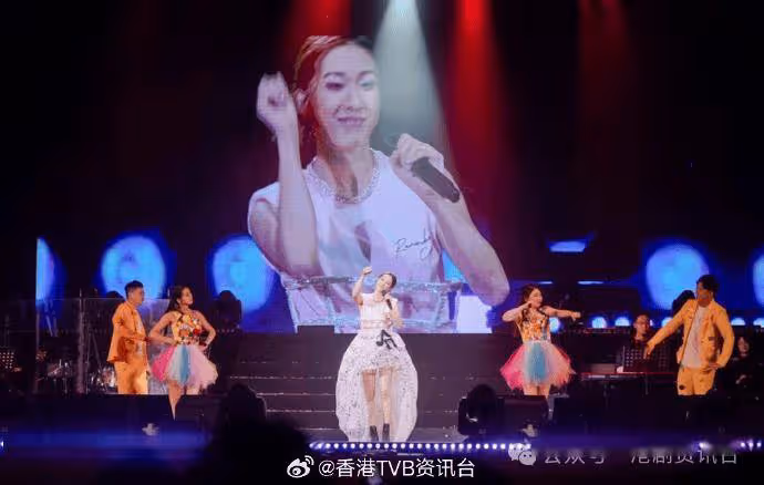 鍾嘉欣廣州開個唱好姐妹拉隊撐場!Linda重演婚禮扔花球