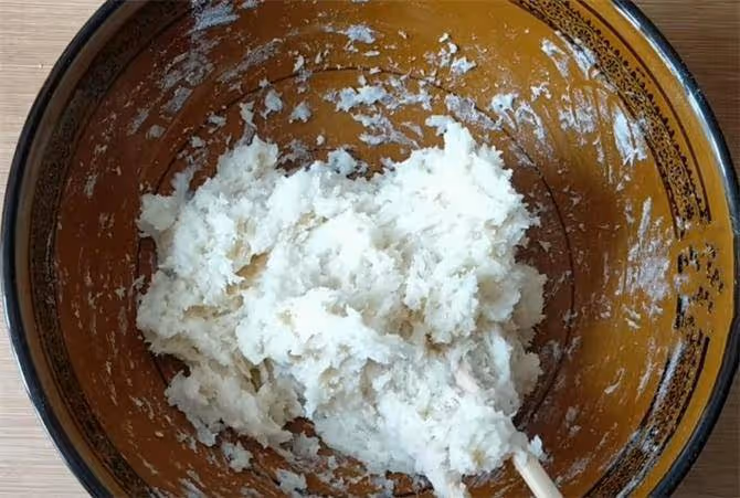 一碗麵粉,一杯開水,教你做糖糕,個個空心,香甜酥軟,做法簡單