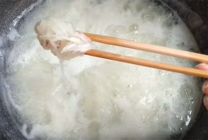 2個土豆,一摞餃子皮,不蒸不油炸,15分鐘做出健康營養早餐