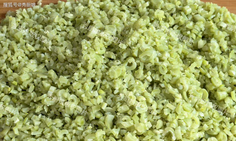 8月這菜抓緊吃,鈣是黃豆的2倍,雞肉的7倍,中老年常吃腿腳有勁