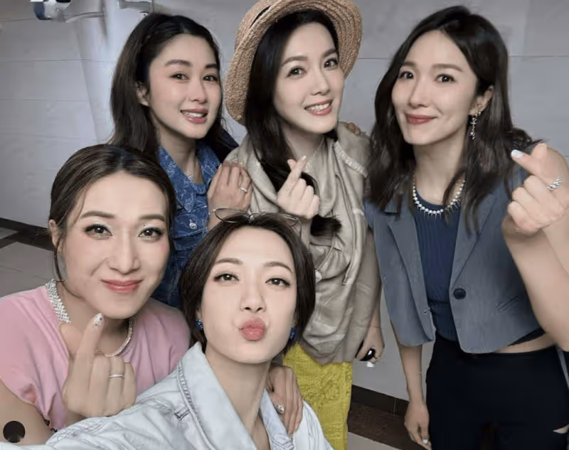 全場High爆!鍾嘉欣廣州個唱演繹21首歌曲!TVB好姐妹現身捧場