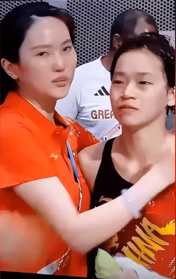 全紅嬋陳若琳,順口喊了一聲紅姐,陳若琳反應搞笑