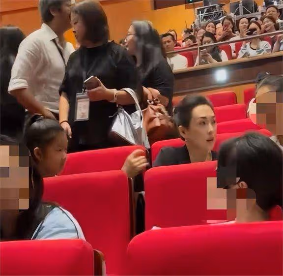 當33歲森林北和45歲章子怡同登封面,才知網紅和巨星的差距有多大