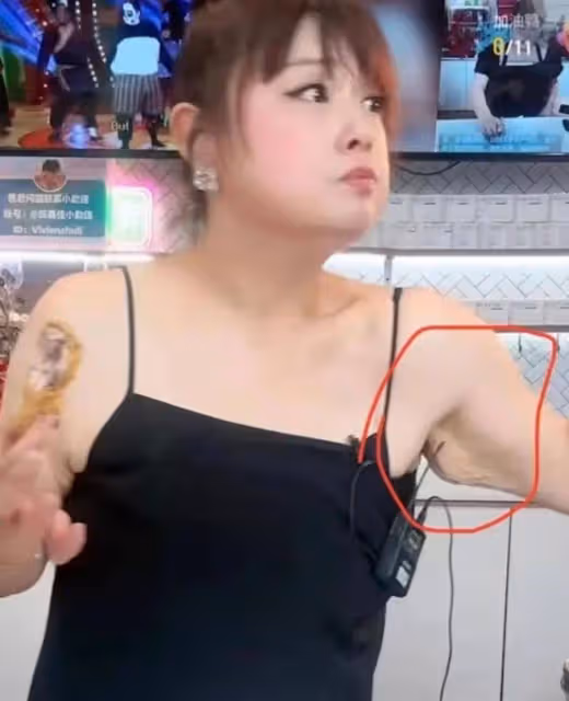 恭喜!TVB前知名女星減重上百斤後人氣急升,首演綜藝卻因皮膚松垮被指嚇人