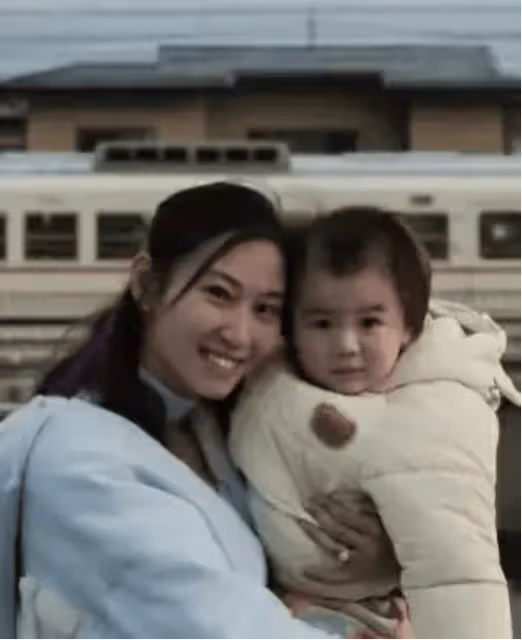 震驚!香港42歲女星前夫不同意離婚求復合,女方接受採訪多次落淚,細數前夫多宗罪