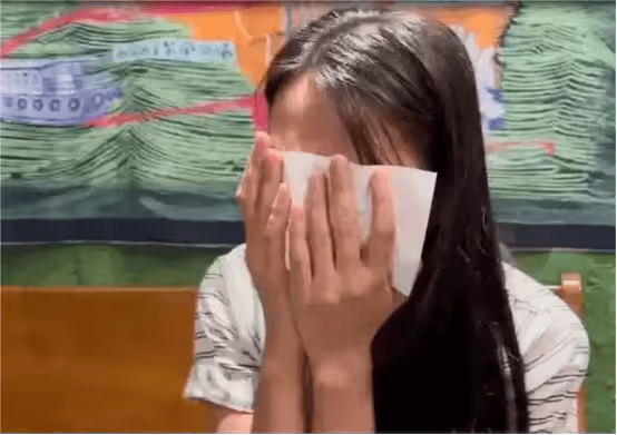 震驚!香港42歲女星前夫不同意離婚求復合,女方接受採訪多次落淚,細數前夫多宗罪