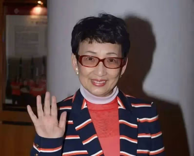 恭喜!TVB知名老戲骨慶80歲大壽,曾與多位視帝演母子,自曝將開演唱會