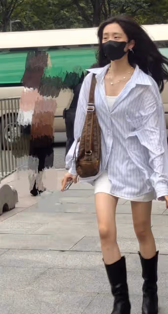 18歲多多素顏逛街被偶遇,穿搭時髦筷子腿吸睛,個頭超1米7好高挑