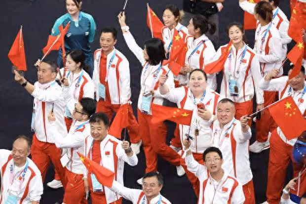 巴黎奧運會閉幕式:孫穎莎代表亞洲吹滅聖火,中國代表團圓滿收官!