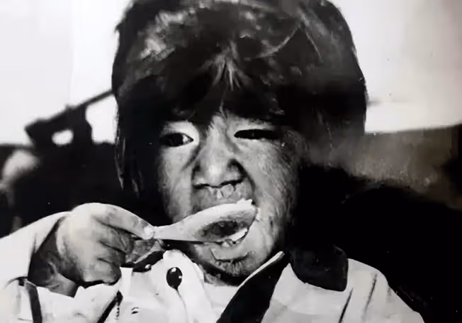 42歲的毛孩于震寰,頂著壓力迎娶美人,冒險當爹,兒子的模樣竟然讓人跌破眼鏡