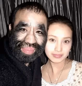 42歲的毛孩于震寰,頂著壓力迎娶美人,冒險當爹,兒子的模樣竟然讓人跌破眼鏡