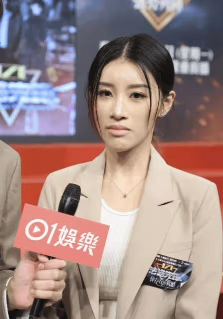 TVB身材豐滿港姐《法證6》收起性感!因社恐被黃宗澤一招化解!直呼感激崇拜