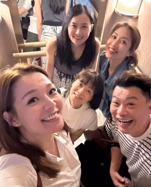 前TVB花旦棄視後闖好萊塢成國際級演員！回港約TVB古裝劇演員聚會