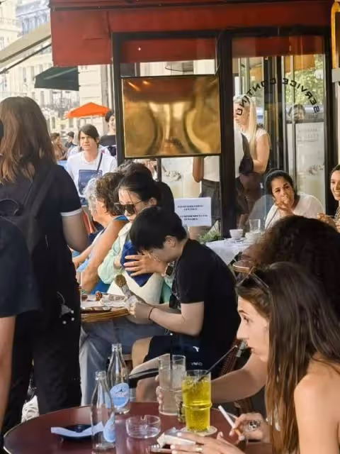 孫穎莎巴黎度假模式開啟:街頭吃冰淇淋,生活如此多嬌!