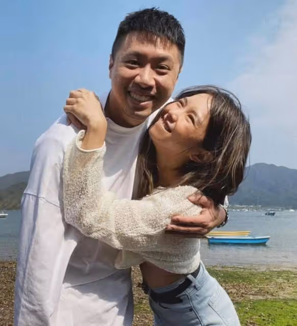 遭公司冷待!32歲香港女演員被曝靠男友按摩店維持生計,被批毫無一技之長