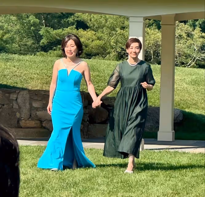 恭喜!香港女星28歲女兒迎來大婚,婚後將和老公移居美國